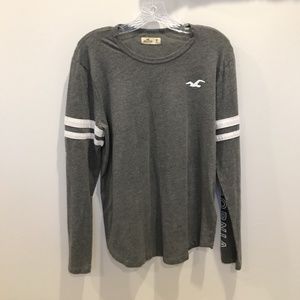 gray graphic long-sleeved tee